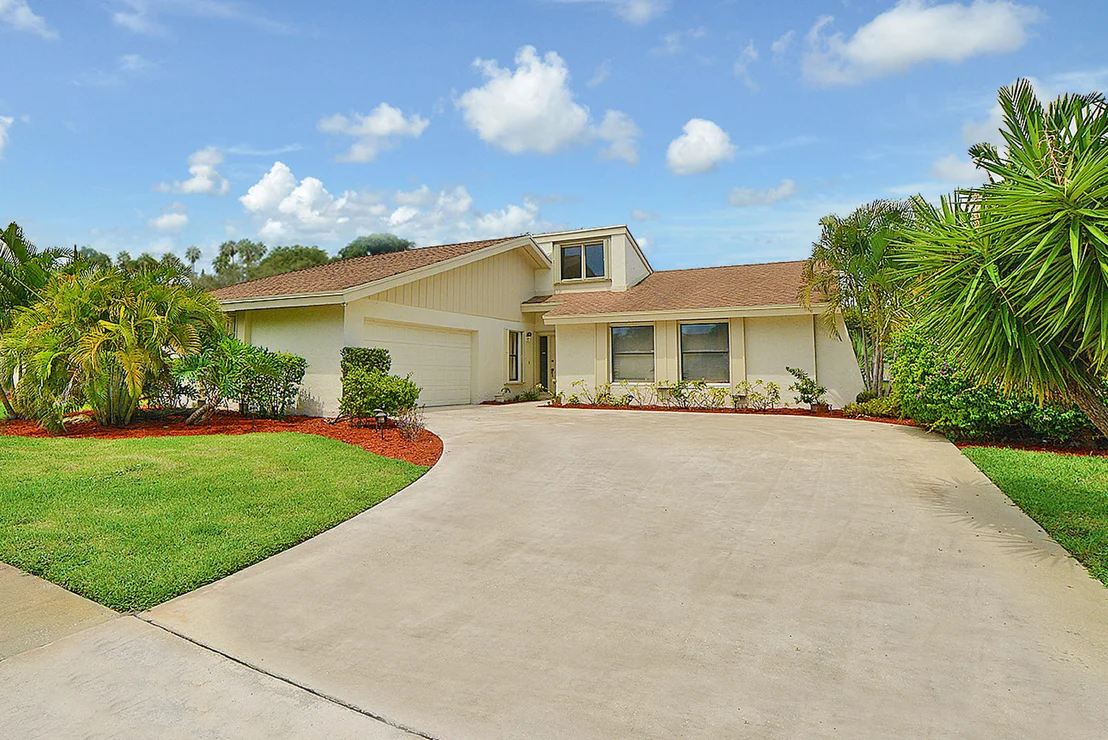 Photo of 17593 Weeping Willow Trail