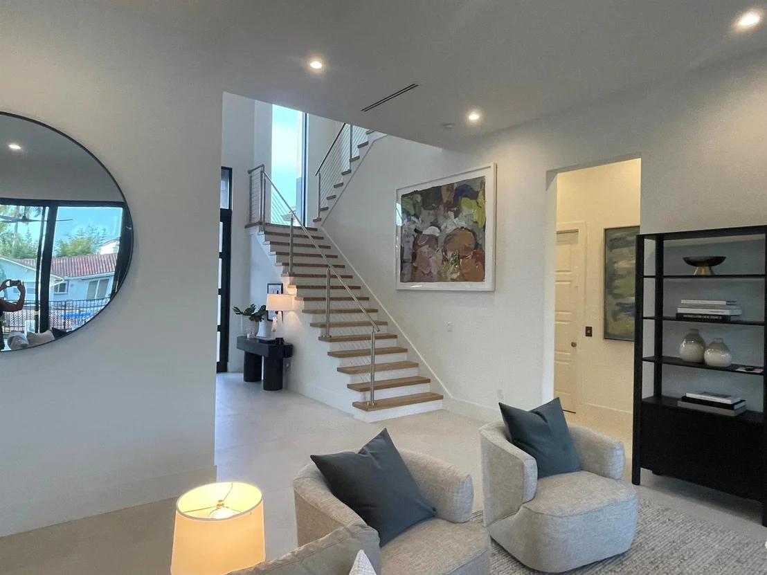 Photo of 660 NE 29th Place