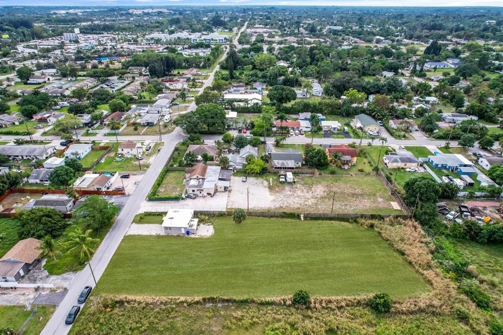 Photo of 3699 Coconut Road