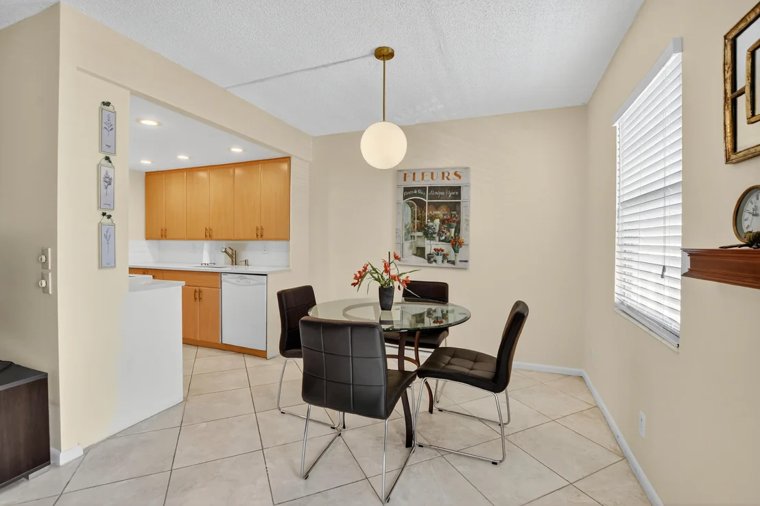 Photo of 3067 Exeter D