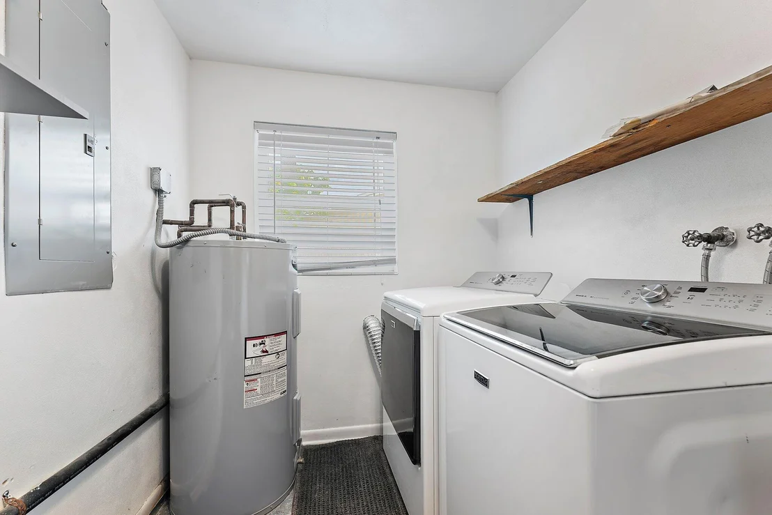 Photo of 214 Circle W