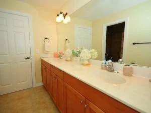 Photo of 1124 Lakeshore Drive