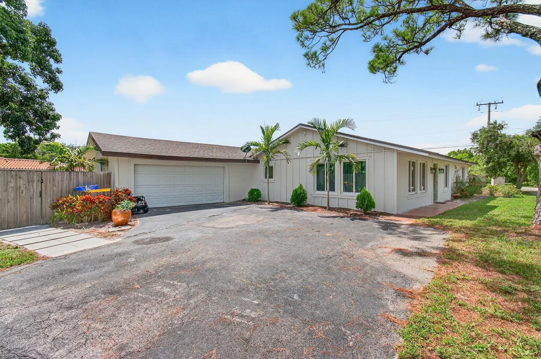 Photo of 5238 Palm Ridge Boulevard