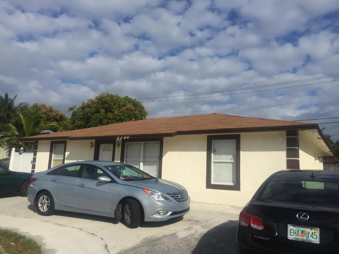 Photo of 2750 N Seacrest Boulevard