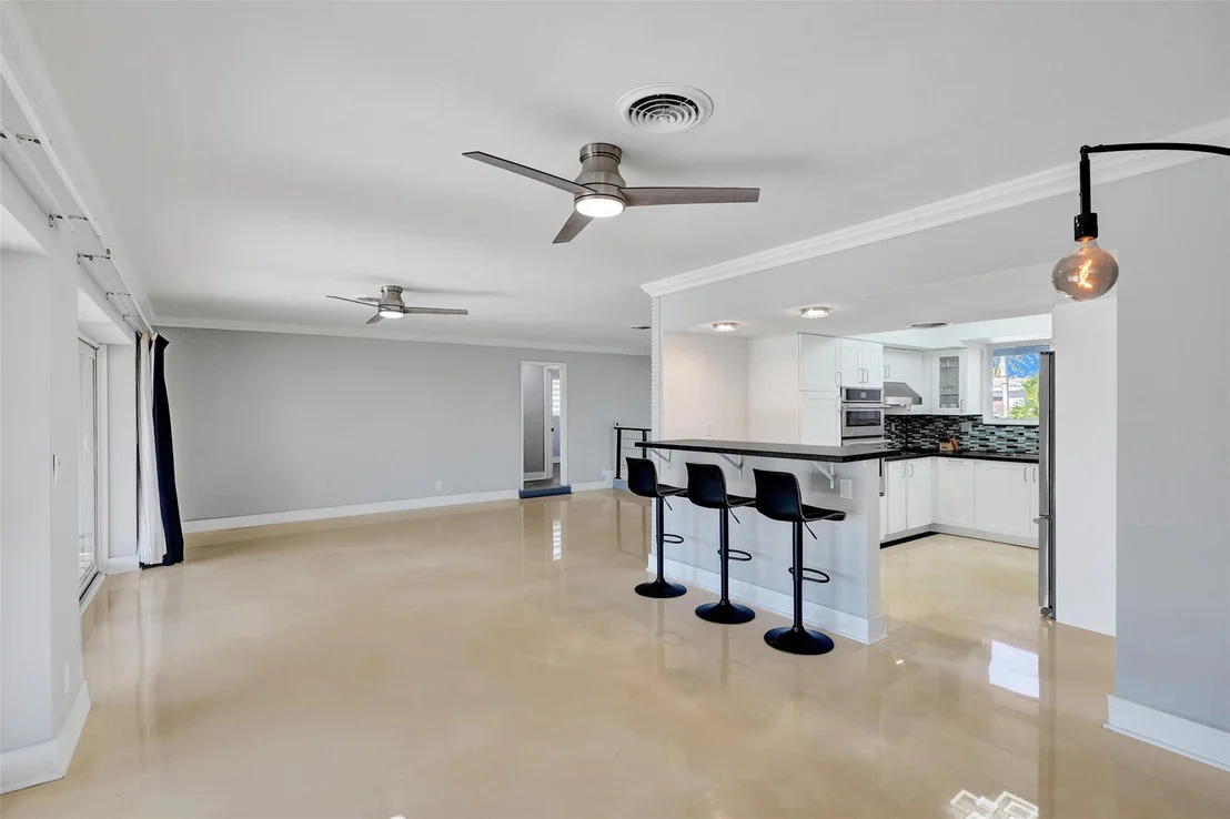 Photo of 850 SE 7th Avenue