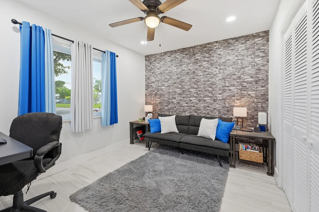 Photo of 141 SE 8th Street