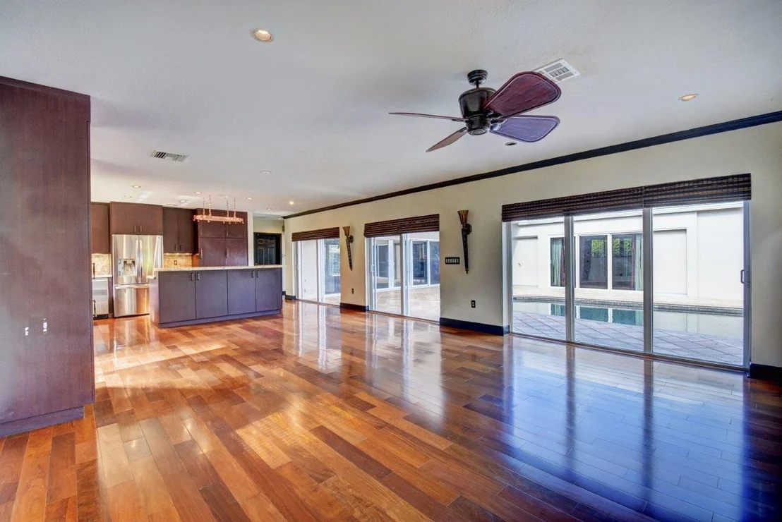 Photo of 998 Cypress Way