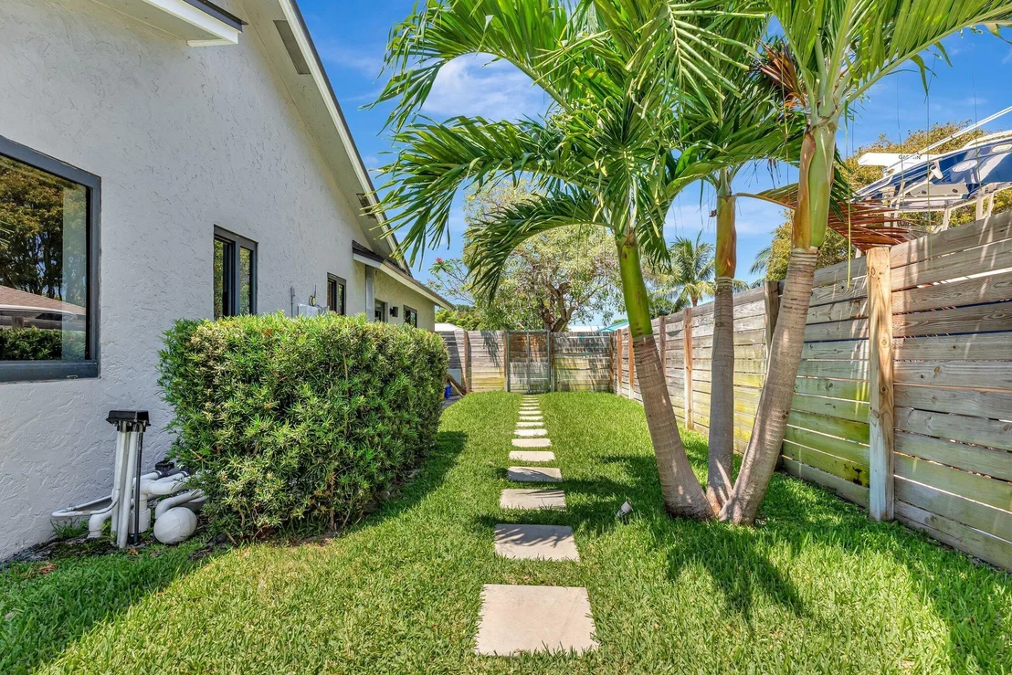 Photo of 620 Enfield Road