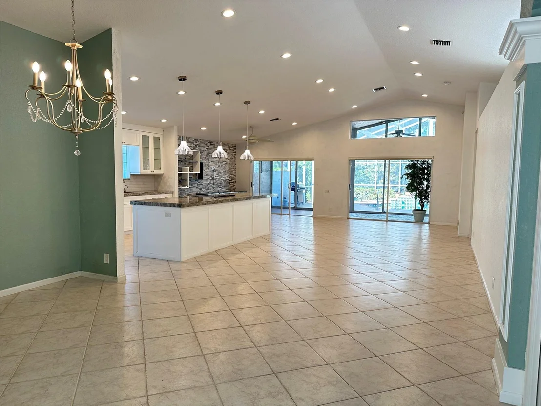 Photo of 6565 Sherbrook Drive