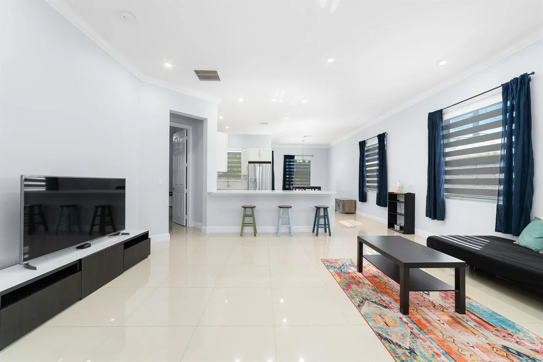 Photo of 328 Jackson Avenue