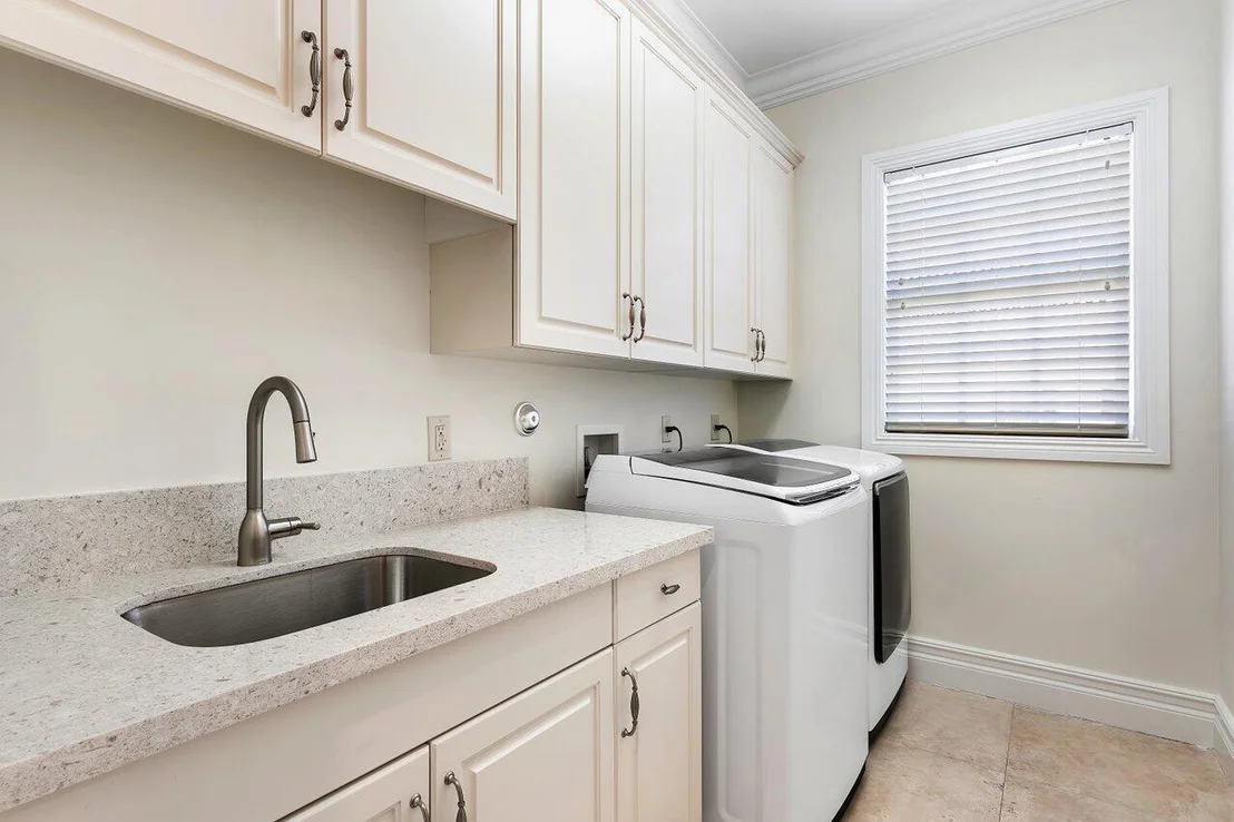 Photo of 953 Banyan Drive