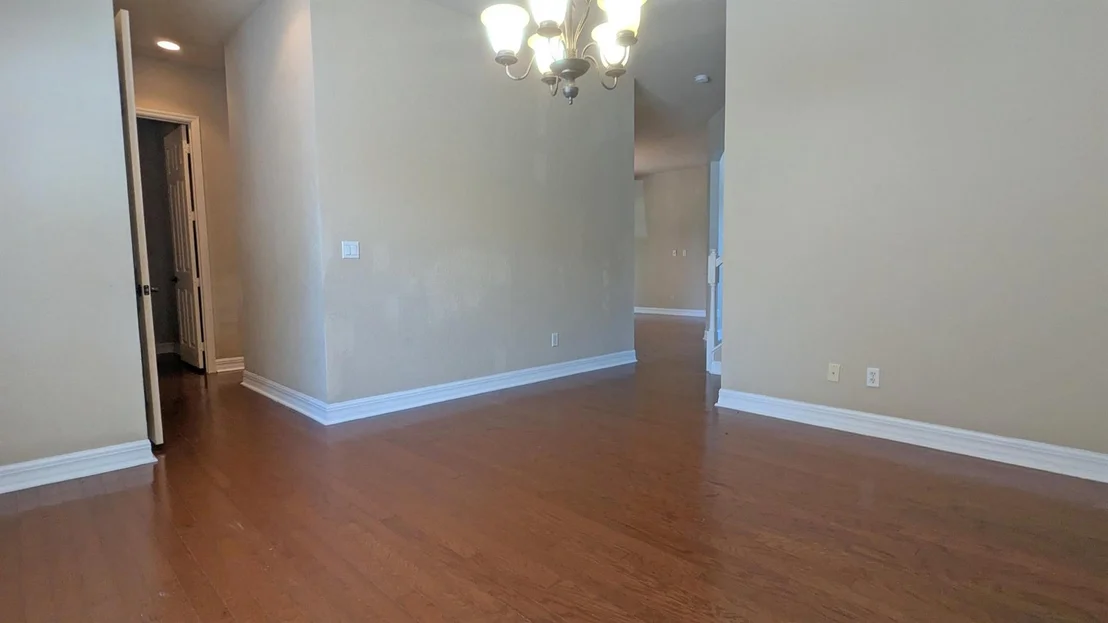 Photo of 5571 57 Way