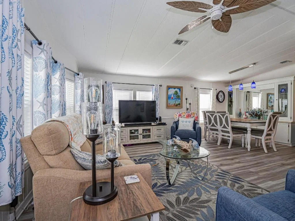 Photo of 409 Avocado Drive