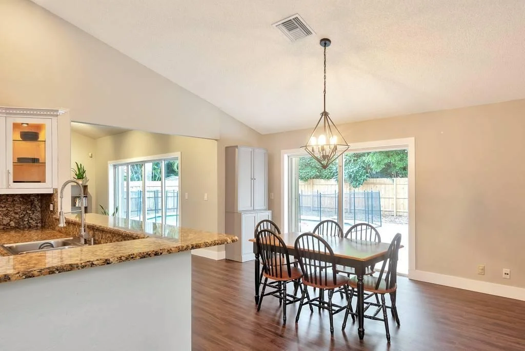 Photo of 9800 Sun Pointe Drive
