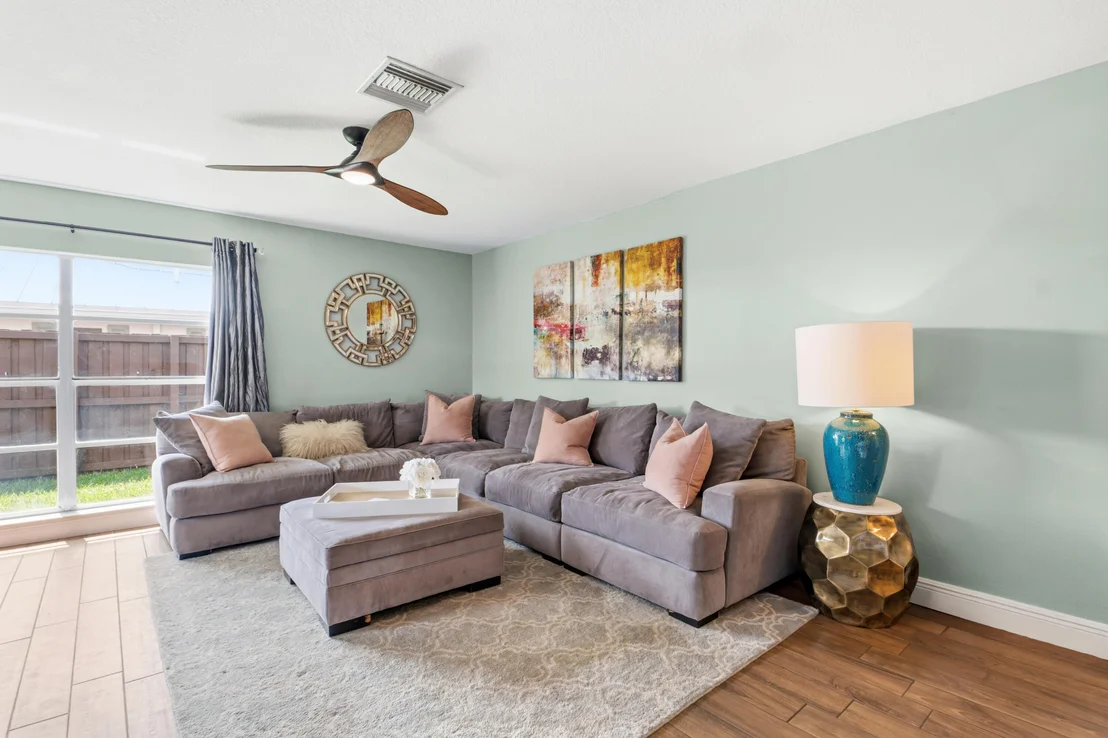 Photo of 4886 Acorn Drive