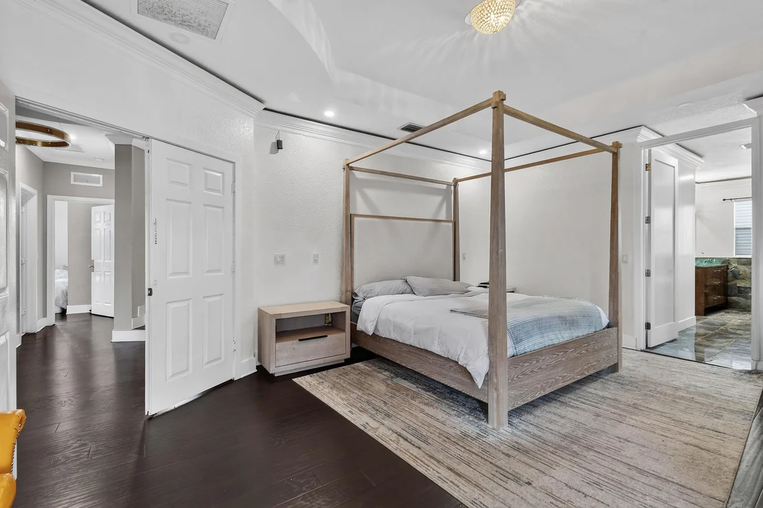 Photo of 700 Cresta Circle