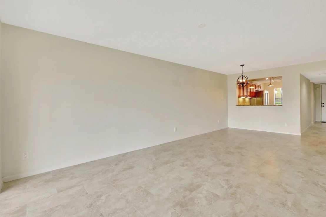 Photo of Unit C at 801 Pinecrest Circle