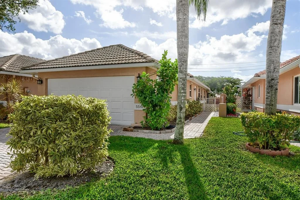 Photo of 5541 Grande Palm Circle