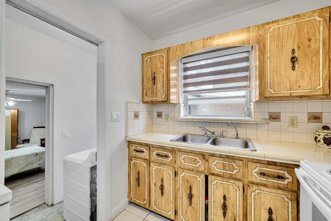 Photo of 415 Flagami Boulevard
