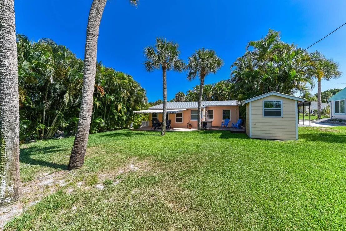 Photo of 1116 NE Oceanview Circle