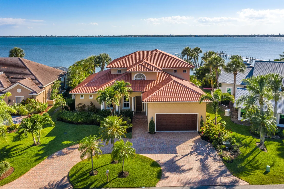 Photo of 4380 NE Joes Point Road