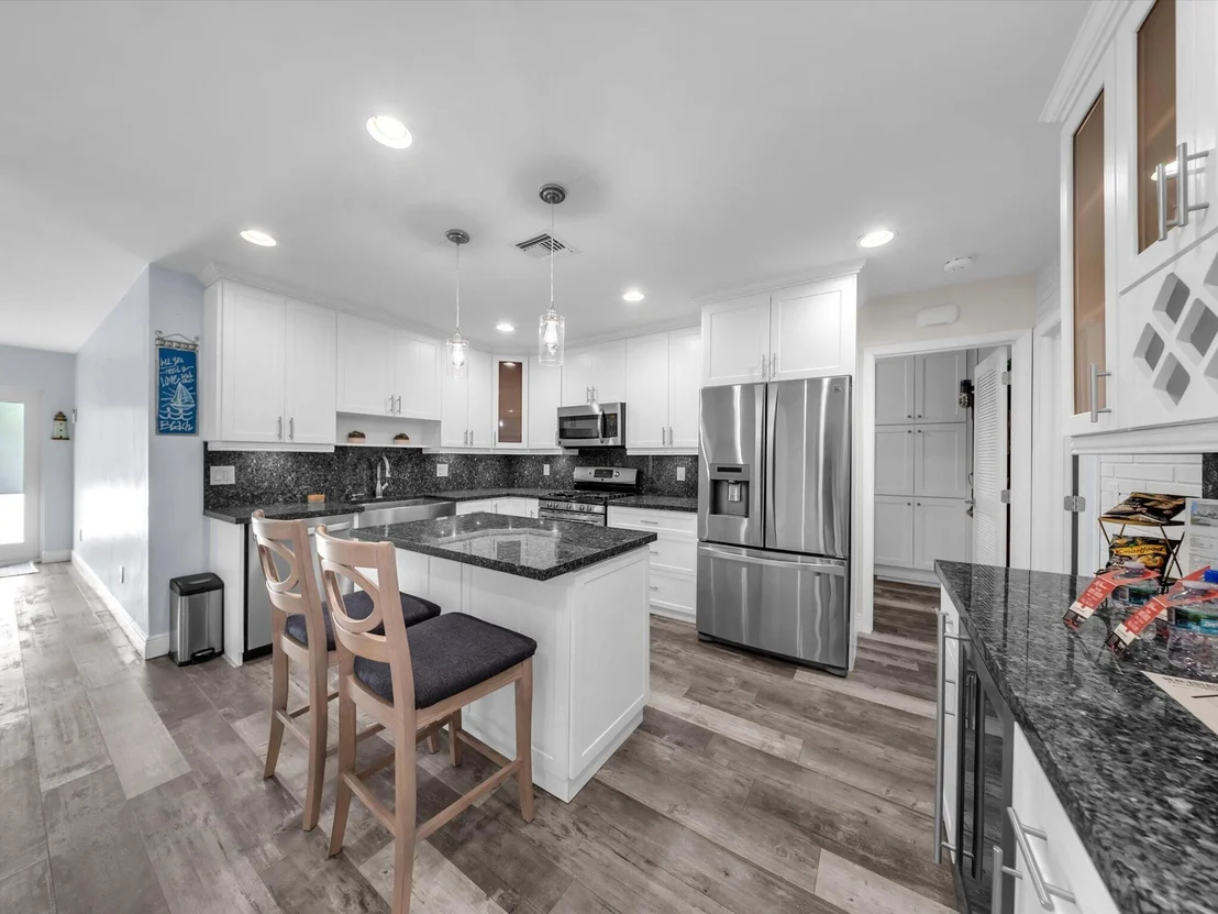 Photo of 380 SE 5th Avenue