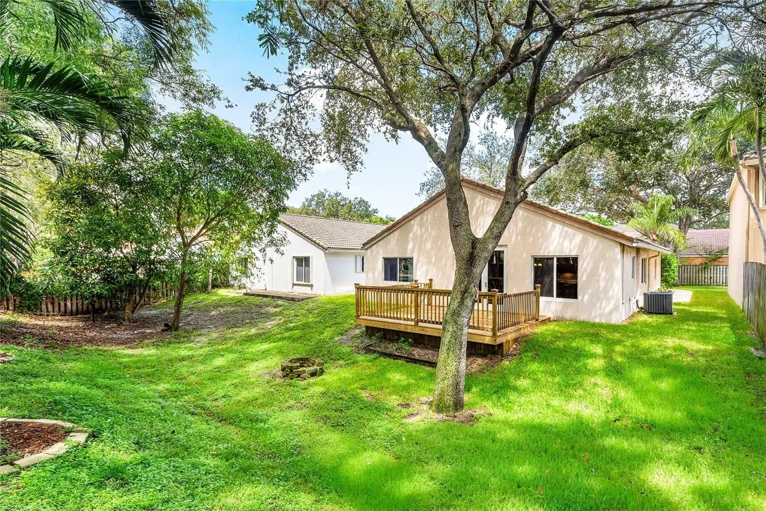 Photo of 1443 Banyan Circle