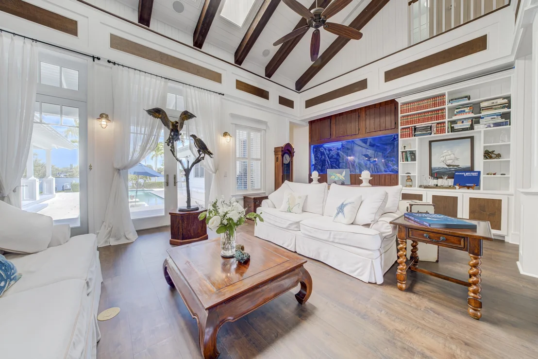Photo of 5270 Pennock Point Road