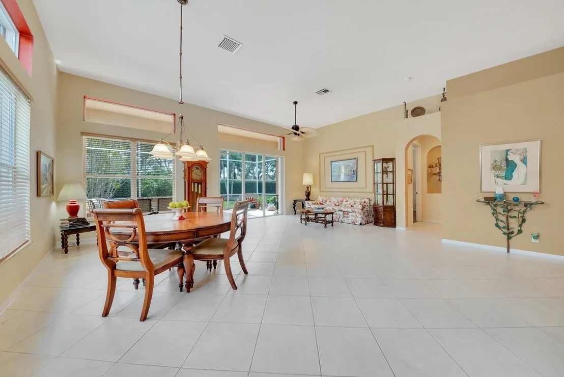 Photo of 7110 Veneto Drive