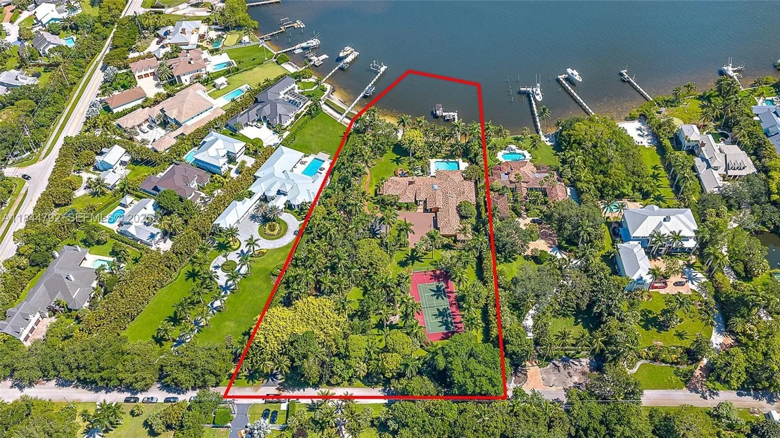 Photo of 5900 Pennock Point Road