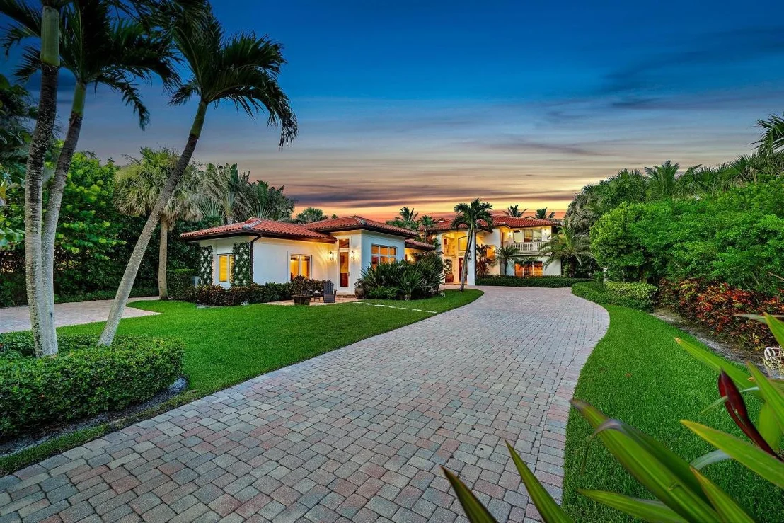 Photo of 613 S Beach Road
