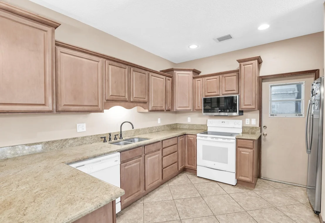 Photo of 916 Roberts Road