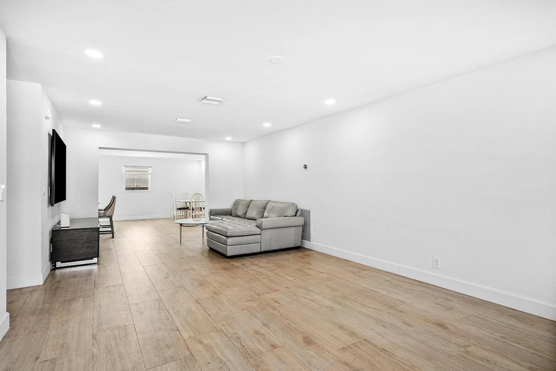 Photo of 530 Heron Drive