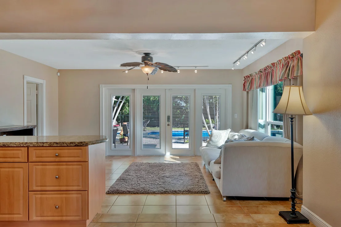 Photo of 327 Ellamar Road