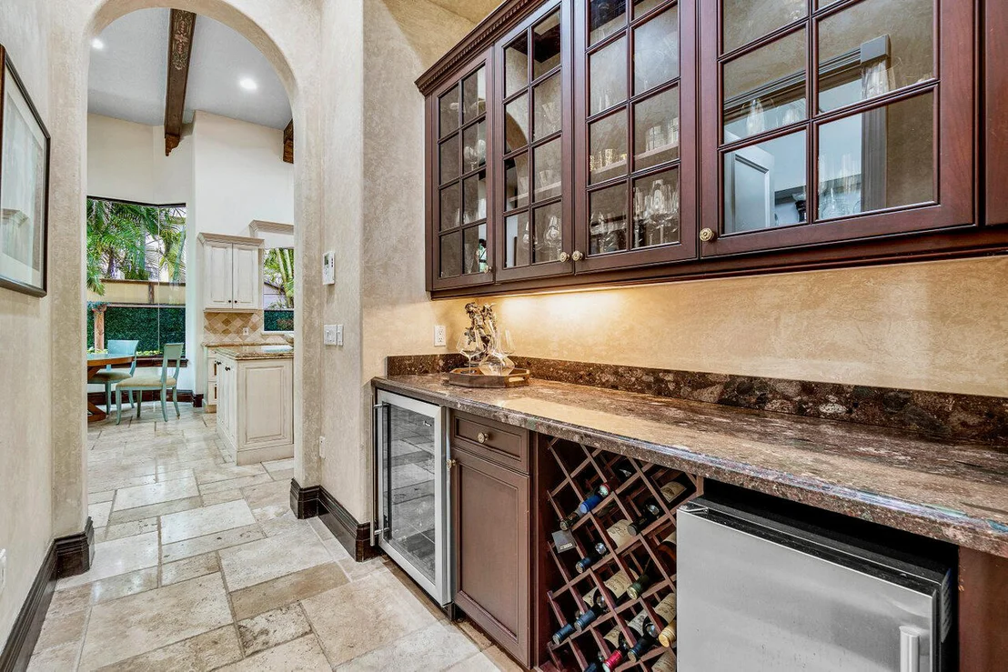 Photo of 1191 Banyan Road