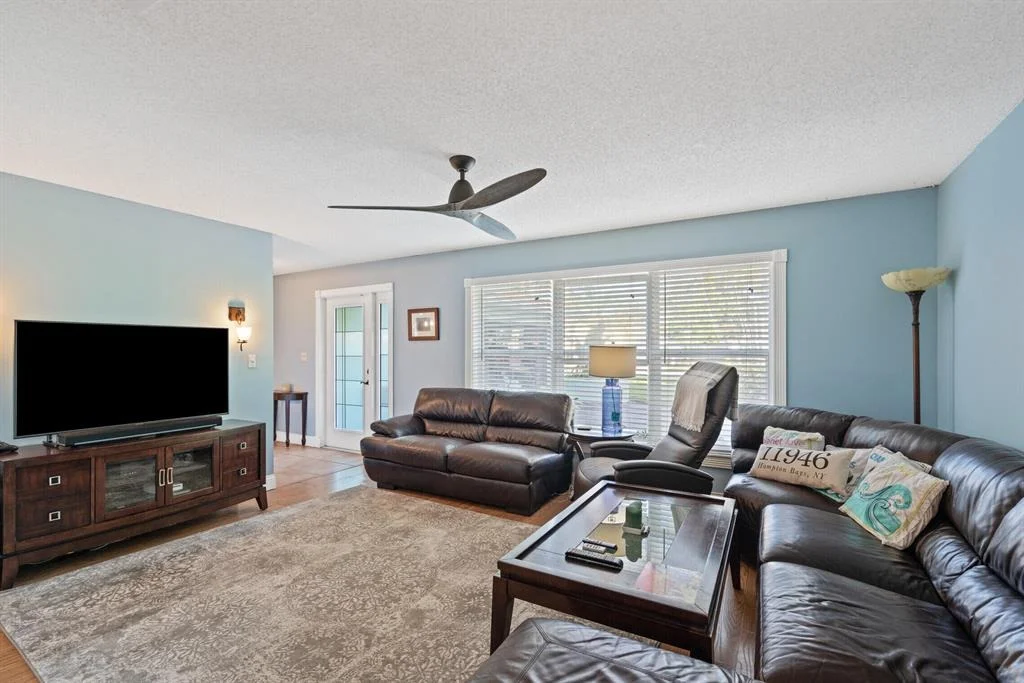 Photo of 262 Foresteria Drive