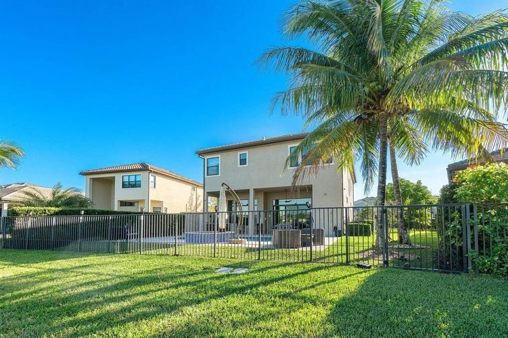 Photo of 16896 Pavilion Way