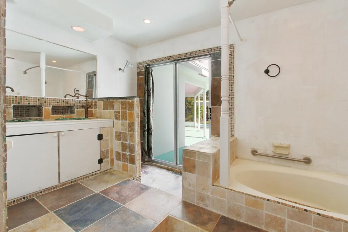 Photo of 6913 Kingston Drive