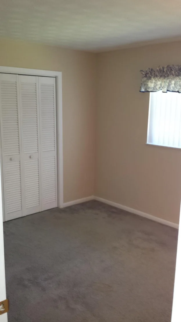 Photo of 381 SE Edgewood Drive
