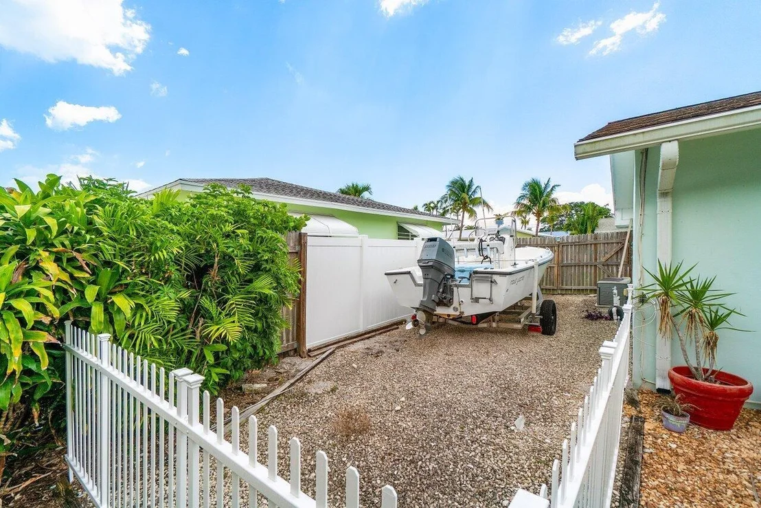 Photo of 353 Mars Avenue