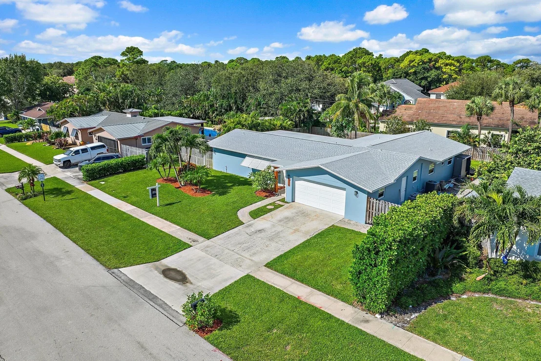 Photo of 214 Circle W