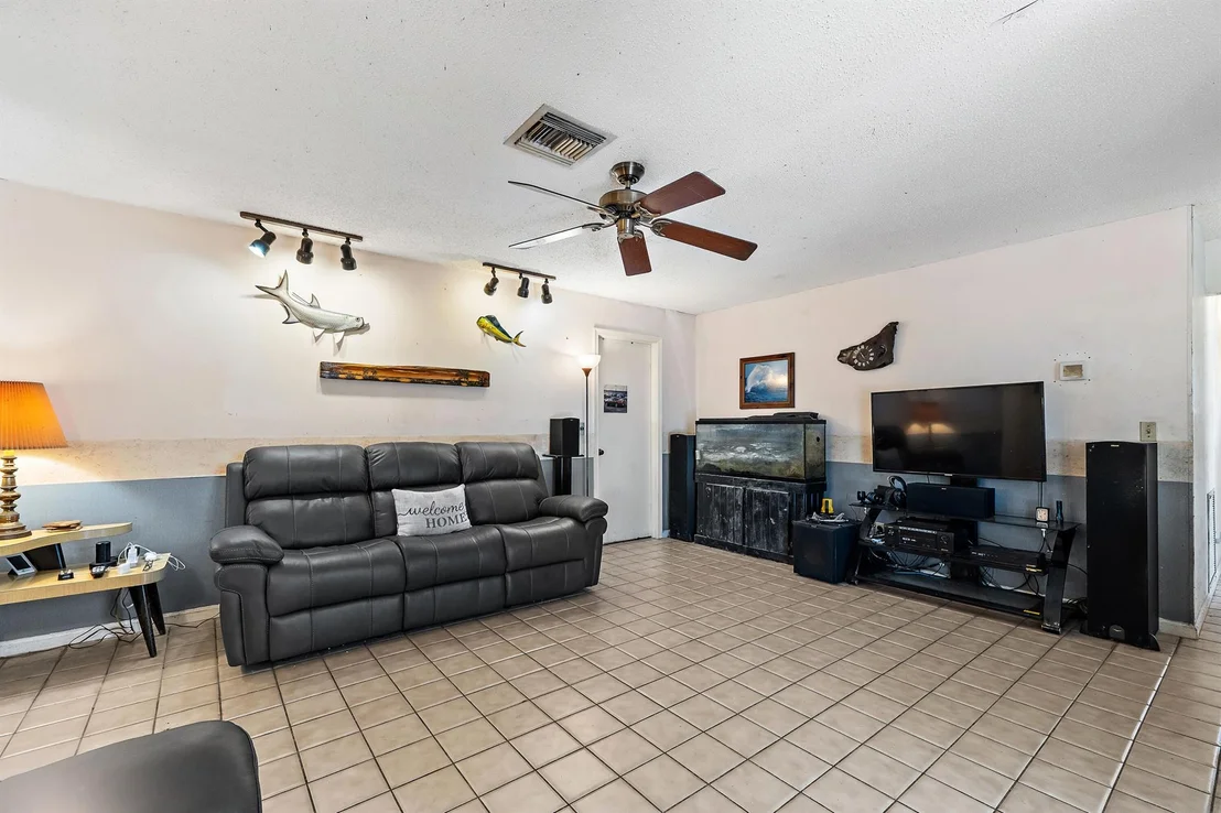 Photo of 404 Highwood Circle