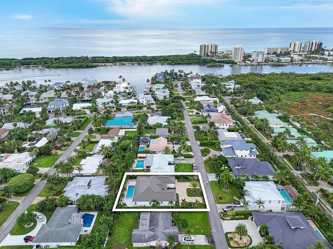 Photo of 3367 Cove Road
