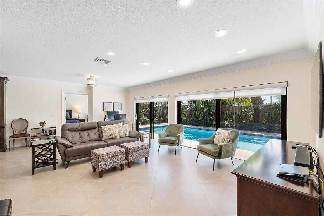 Photo of 2500 NE 46th Street