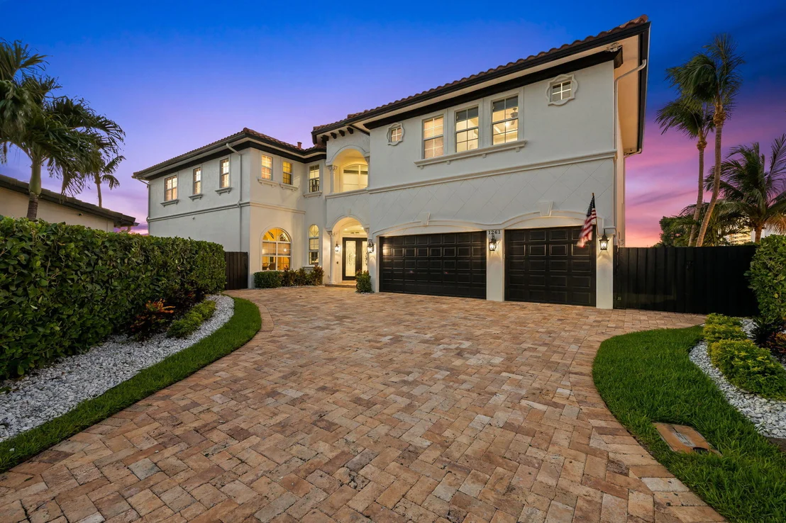 Photo of 1261 NE 27th Way
