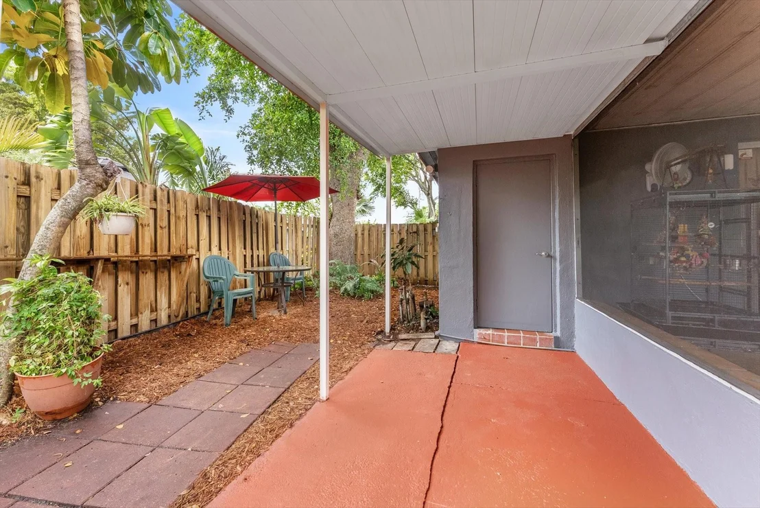 Photo of 1428 E River Drive