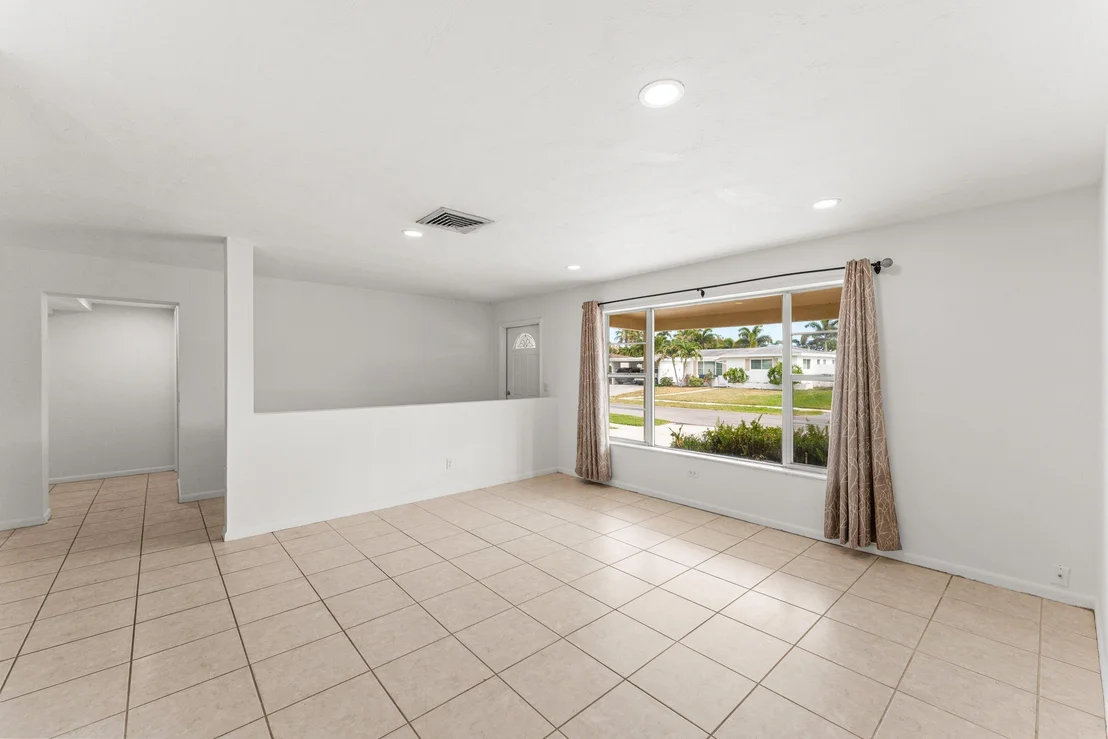 Photo of 360 NE 23rd Way
