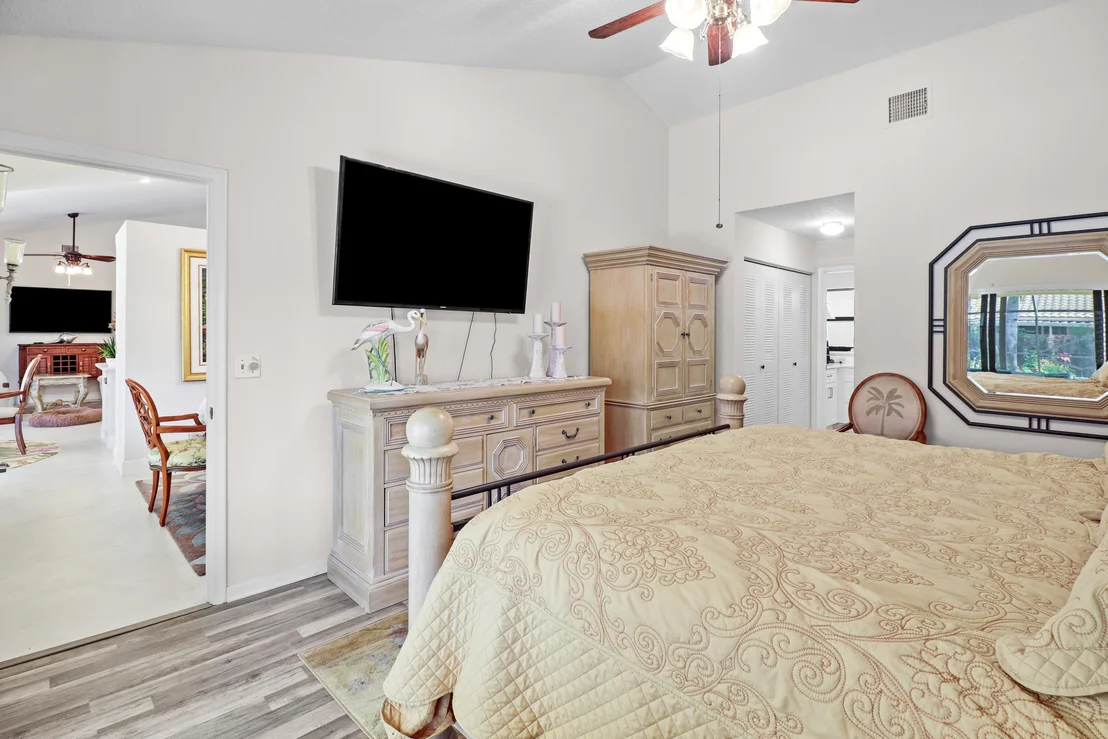 Photo of 9260 Laurel Green Drive