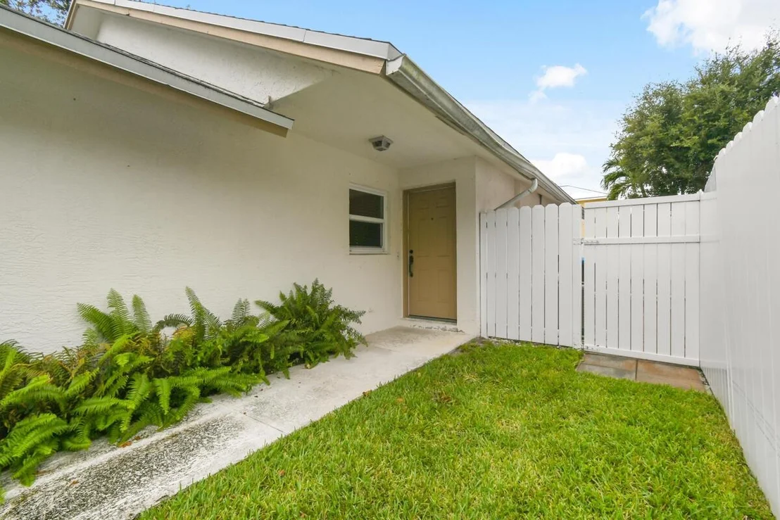 Photo of 102 Pennock Landing Circle