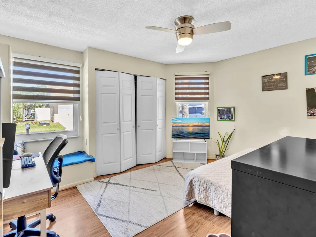 Photo of 8 Hawthorne Lane